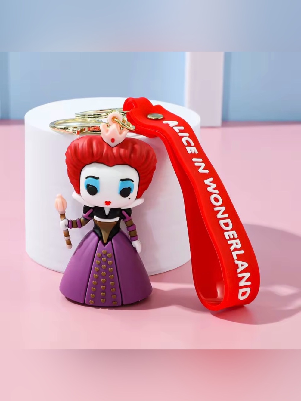 🌟Pick Any 3/$16 Sale Queen Of Hearts Keychain